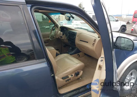 2000 Ford Explorer Eddie Bauer z USA, uszkodzony, nr VIN 1FMDU74E4YZC03951